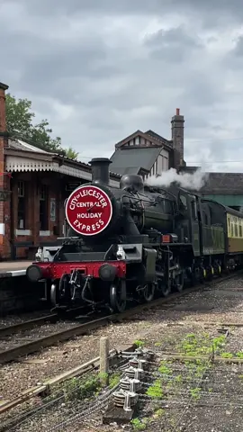 78018 arrives into Quorn with a service to Leicester North. This turned out to be a great shot! #heritagerailway #greatcentralrailway #78018 