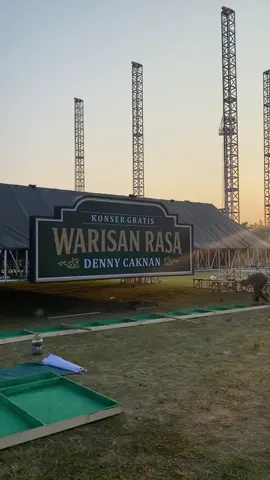 Tanggal 19 ada yang Free??? Panggung Konser Warisan Rasa Sukun Hijau Spesial Bersama @DENNY CAKNAN Sudah mulai dibangun Bolo…. #blora24jam #masukberanda #fyp #iniblora #foryoupage 