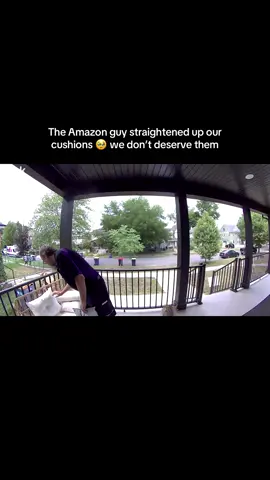 I wish I could tell him thank you #amazon #amazondeliverydriver #deliverydriver #amazonguy #fyp 