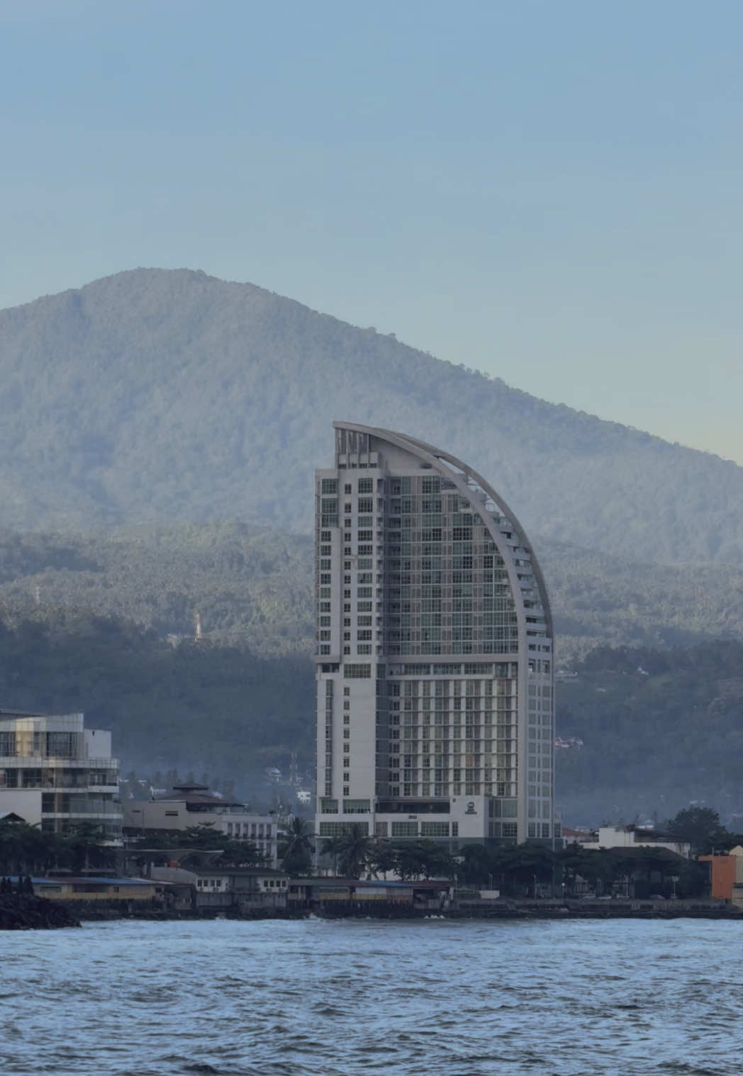 setenang itu Manado… #manado #manadotiktok #sulutviral #morningvibes #sunrise #vibess #nature #viralvideo #xybca #4u #promomakanmerdeka #exile #taylorswift #manadostory 