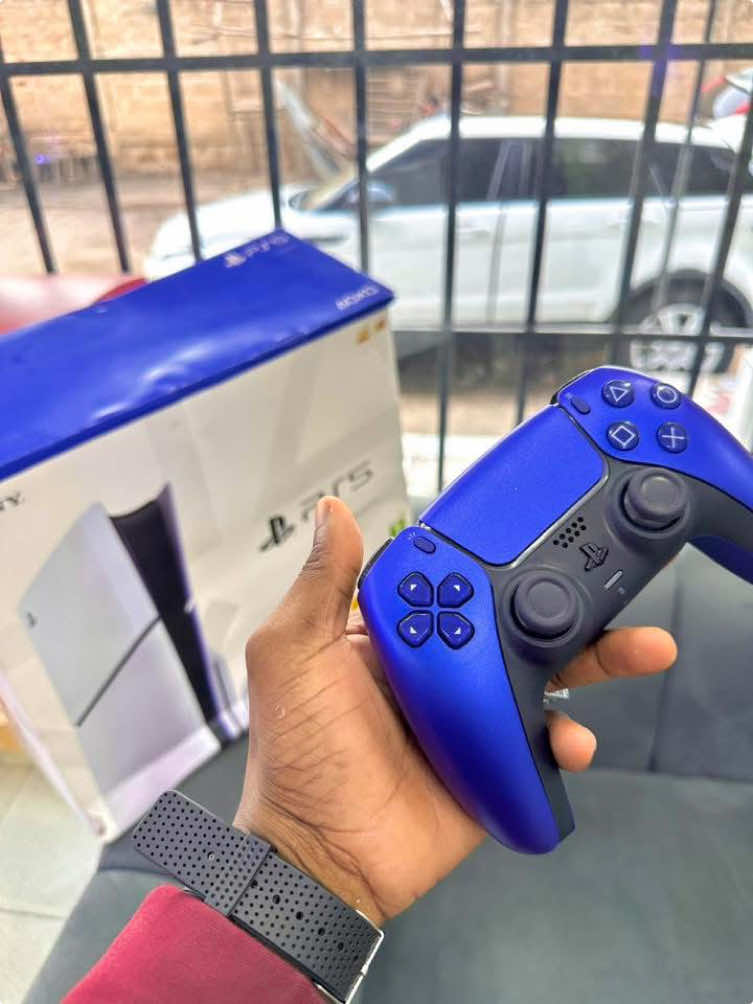 PlayStation 5 disponible chez game of Kinshasa +243 972744623 Abonné vous !