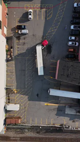 #fyp #foryou #work #worktok #truckers #truck #truckparking #cdl #semitruck #cdlboys #18wheeler #diesel  #truckingindustry #dropandhook #camiones  #pov #drone #djimini4pro #truckersoftiktok #truckerlife #trucker #truckersoftiktok 