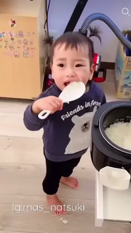 Enak langsung dari rice cooker ya Rit 🤣 #ritsuki #natsuki #uenofamilyjapan #fyppppppppppppppppppppppp 