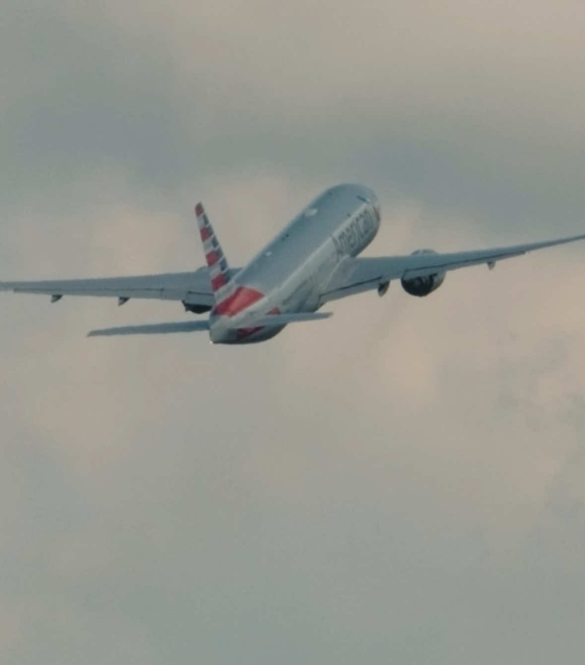 Boeing 777 heading to Germany from CLT. #aviationphotography #aviation #aviationlovers #avgeek #boeing 