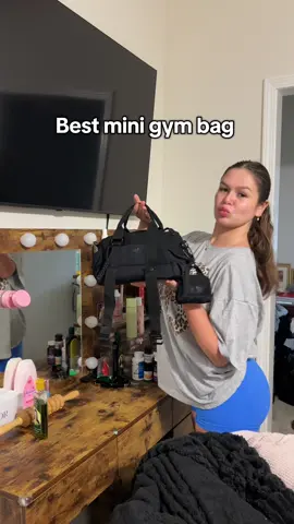 When I tell you this could fit your whole life THIS BAG IS SO MINI BUT HAS SO MUCH SPACE The bottom is a bar pad holder as well… it’s so small it won’t get confiscated and won’t be in anyone’s way I want to decorate it in bows✨🩷#GymTok #gym #girlytok #gymmotivation #fyp 