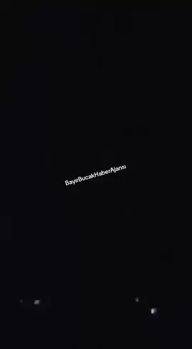 Akidet kabilesinin kahramanları Karaan aşireti, Garaniy kasabasındaki Şeytat kabilesine mensup halkına destek olmak için nehri geçerek Tayana kasabasına ulaşmayı başardı. Terörist YPG unsurları ise nehir kenarındaki noktalardan kaçtı. #BayırBucakHaberAjansı 