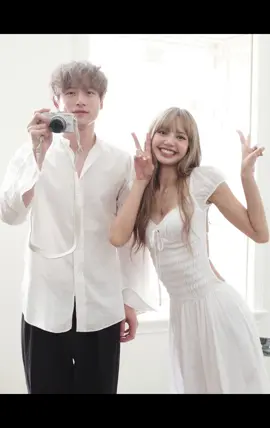 So cute these two 🥰 @LISA @LLOUD #lisa #lalisa #dream 