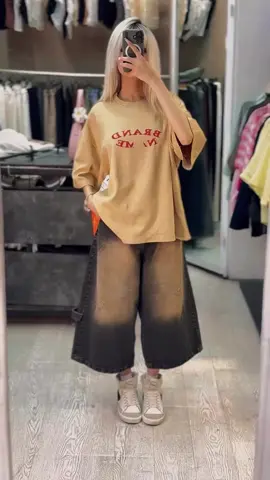 #aesthetic #y2k #y2kfashion #y2kstyle #pinterest #instagram #explore #outfit #outfits #bagypants #jeans #شلوارسنگشور #شلوارترند #شلو 