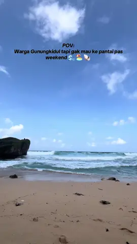 📍Pantai Ngrawe (Mesra) , Gunungkidul kala weeekday 😆  #liburanjogja #gunungkidul #fyppppppppppppppppppppppp 