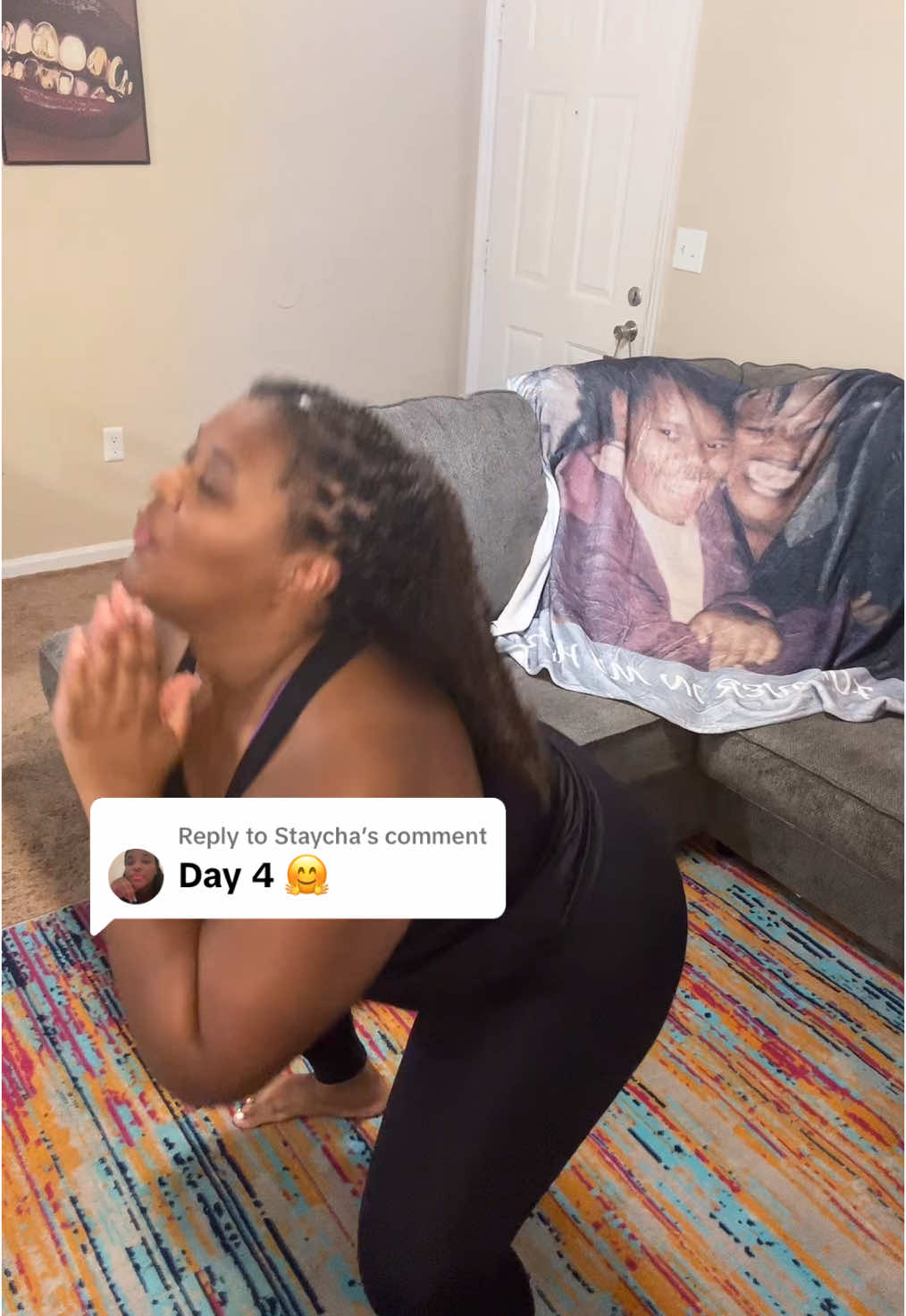 Replying to @Staycha strugglinnnn I promise the top of the thighs are burninggg 😭😂 #squatchallenge 