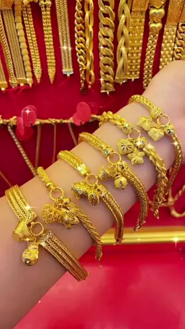 สวยงามสง่าม๊ากก #ลายทองสวย ข้อมือ1 บ. #ห้างทองภัทรกาญจน์ท่าม่วง #ห้างทองภัทรกาญจน์ #ลายทองสวย #ร้านทองกาญจนบุรี 