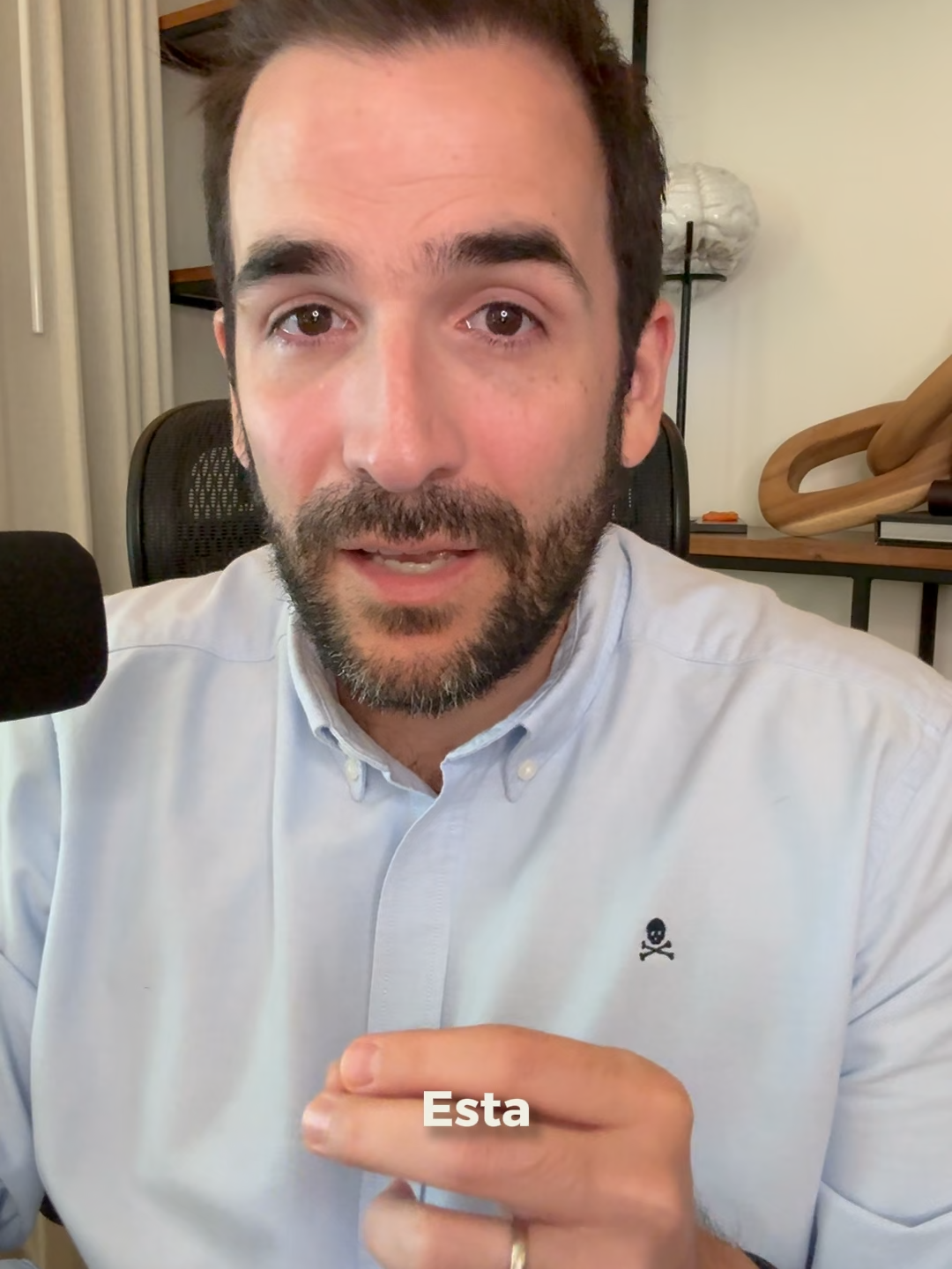 🚀 En Interestelar hay una escena que rompe el corazón. No necesitas viajar al espacio para darte cuenta demasiado tarde de que esa etapa ya se fue. Hoy, aunque estés cansado, aunque tu día haya sido eterno… tus hijos solo quieren 5 minutos más de ti, un abrazo más, una historia más antes de dormir. Cuando me imagino con 80 años, deseando volver a este momento, entiendo que no quiero esperar para valorar lo que tengo hoy. 👉 Yo no voy a ser ese padre que despierta un día y se da cuenta que ya es tarde. 📅 Este 18 de agosto en la masterclass “Los principios de una crianza efectiva” aprenderás cómo ser un padre o madre presente, consciente y líder para tus hijos. 💬 VE AL LINK DE MI PERFILy asegura tu lugar. #CrianzaConsciente #PadresPresentes #EducacionPositiva #CrianzaRespetuosa #MasterclassGratis