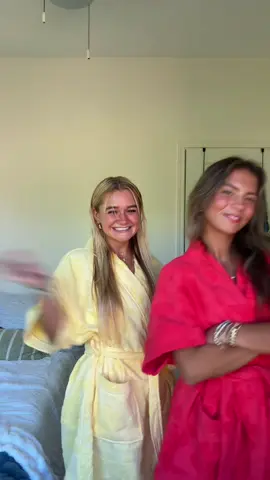 Match matchyyyy #hawaiilife #bffs #fyp #robes #grwm @kjulietaus 