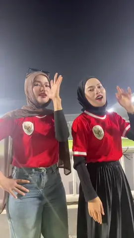 Cewe juga bisa jadi Supporter kok 😋🤍🤏🇮🇩⚾️#timnasindonesia #pialakemerdekaan2025 #pssi #sumut 