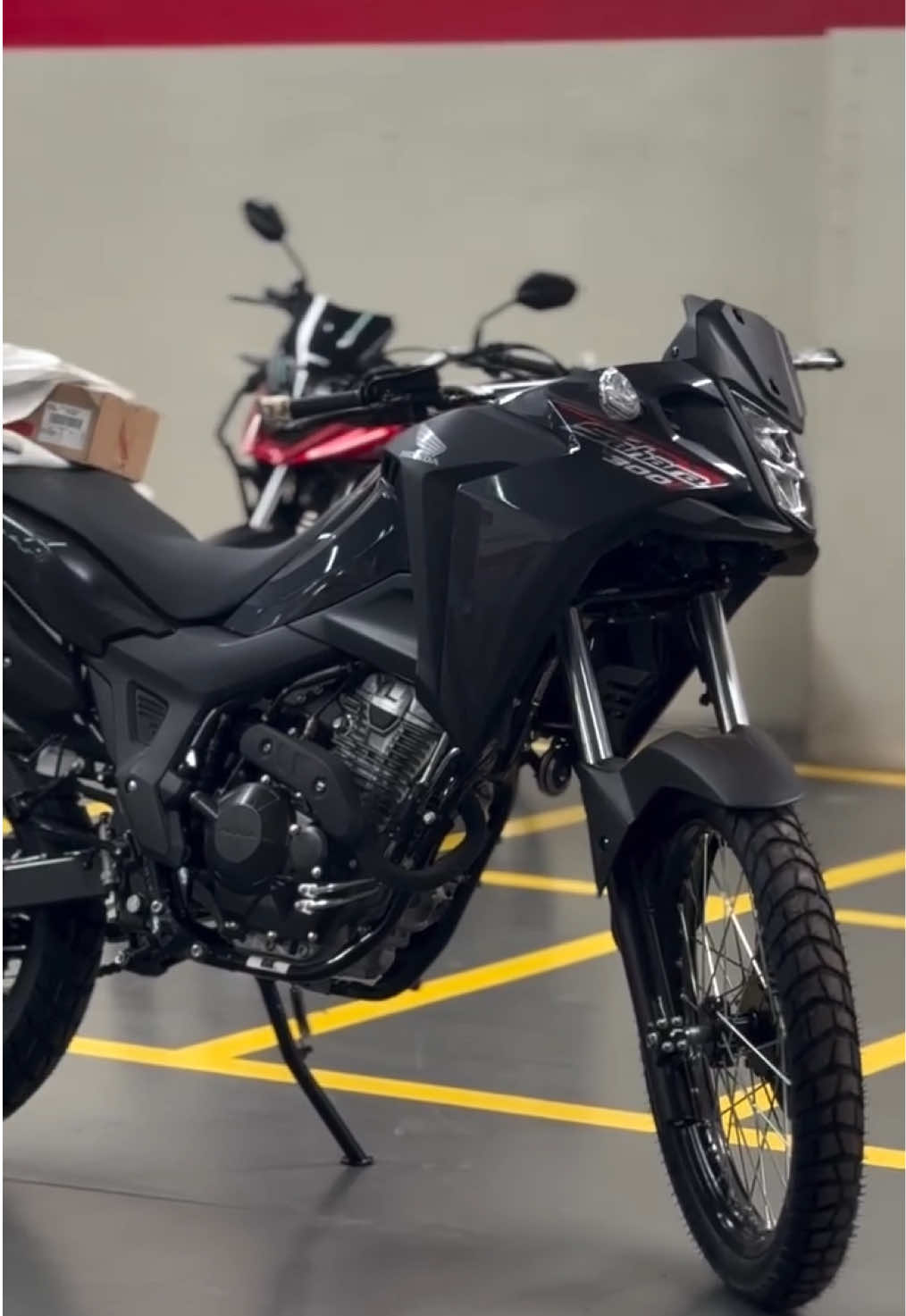 Nova sahara 2026 black😈 #sahara300 #honda #2026 #moto 