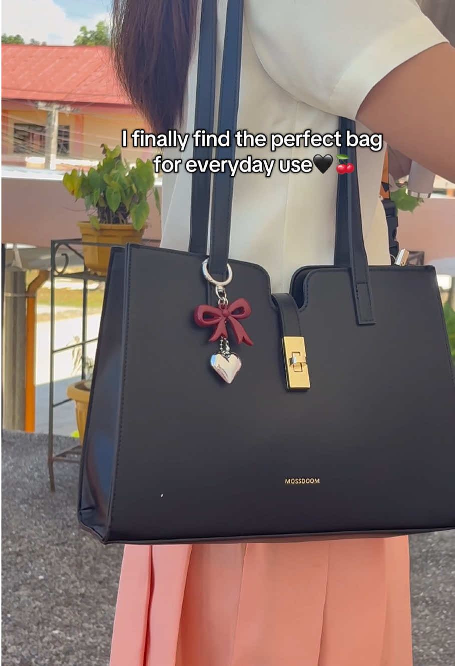 The search is over! Say hello to my new perfect bag. 👋💖  #mossdoom #classybag #mossdombag #trendingbag #shoulderbag 