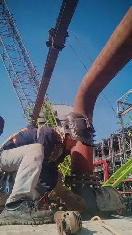 bertarung di atas terik nya matahari  #welder #kerjalapangan #weldermuda #fyppppppppppppppppppppppp 