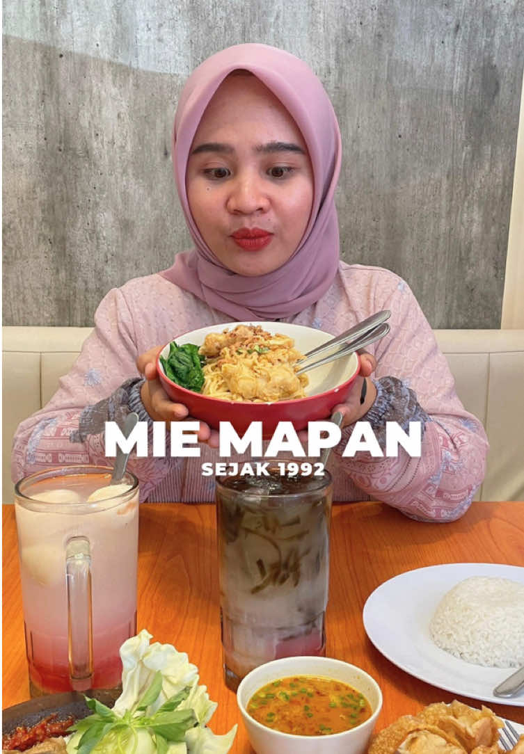 Selain visi Kota Kediri Mapan, ternyata di Kota Kediri ada yang mapan lainnya nih sobat kulineri. Yaps Mie Mapan yang ada di Jl. PK Bangsa 29 Banjaran. Nah di momen spesial hari kemerdekaan ini, akan banyak promo menarik yang bisa kalian coba nih sobat kulineri. Yuk buruan serbu promonya!!! Pengen aku datangin? Bisa DM ya!!