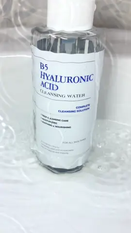 Thêm vào yêu thích ngay chai này nhé,chai to đùng🫧💦😶‍🌫️,sài êm #taytrang #b5 #nuoctaytrangsachsau #b5hyaluronicacid 