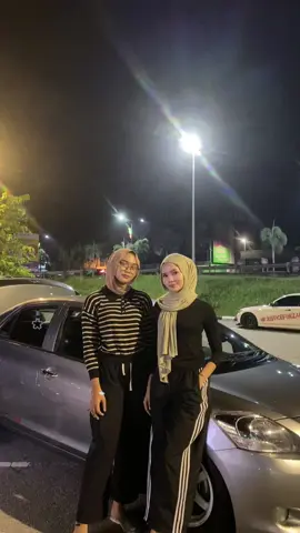seluar yang i pakai ada dekat beg kuning . grab cepat 🙂‍↔️#fyppppppppppppp 