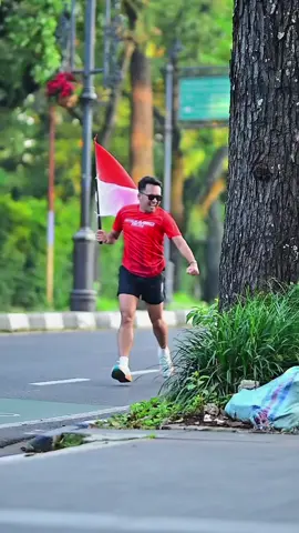 Hi … Indonesia aku mencintaimu sampai akhir hayatku. Teruslah besar,berjaya dan sampai kapan pun aku Tetap Indonesia. 🇮🇩🤟 Menjelang peringatan Hari Kemerdekaan 🇮🇩 🎥 : @akuphotosport  👕 : @soekarnofest  #dirgahayu #hutri80 #indonesia #merdeka #soekarnofest #pelaribahagia #pelarikonten #pelarikece #kecerun #komunitaslaribandung #bandung