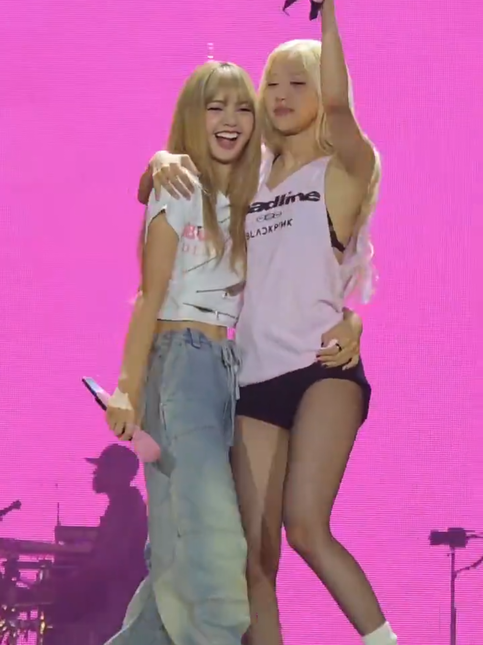 #LISA #ROSÉ #BLACKPINK #ot4 #DEADLINE IN LONDON #chaelisa 