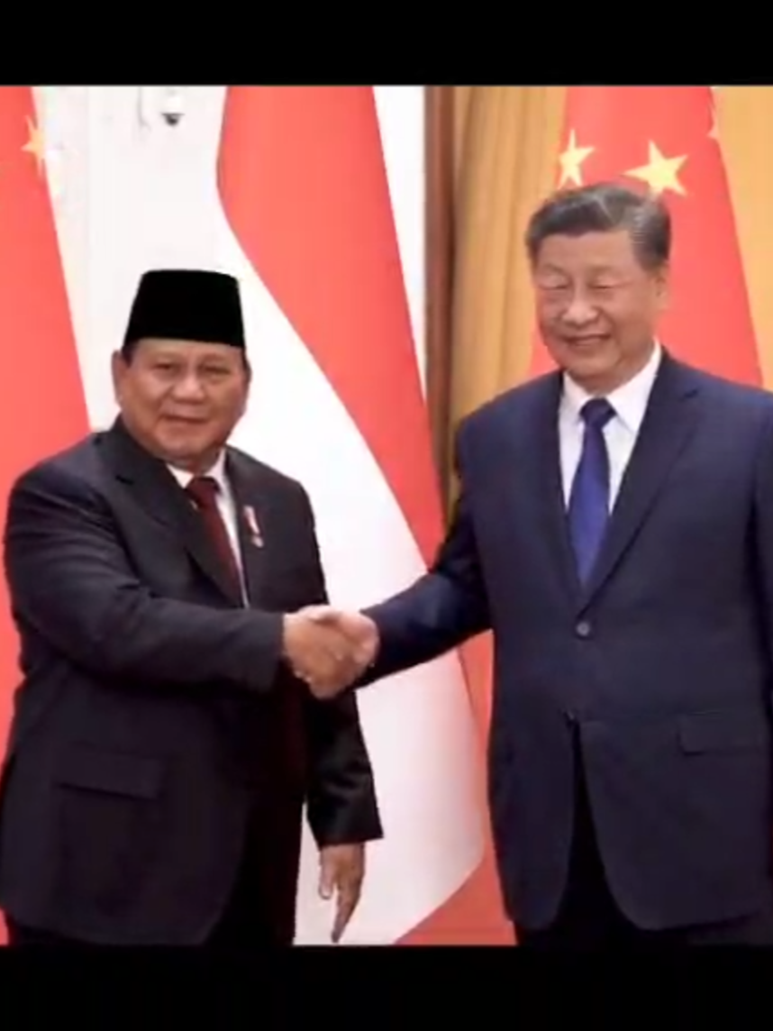 Rakyat Indonesia harus merasakan arti kemerdekaan!  #SahabatBahari, 80 Tahun sudah Indonesia Merdeka. Banyak perjuangan dan pengorbanan yang telah dilalui untuk kemerdekaan ini. Di bawah komando Presiden Prabowo Subianto @prabowo, inilah saatnya untuk mewujudkan janji kemerdekaan. Merdeka dari kebodohan, merdeka dari kemiskinan, dan merdeka dari ketergantungan. Bersatu Berdaulat, Rakyat Sejahtera, Indonesia Maju Merdeka! Merdeka! Merdeka! #PanganBiru #2025KKPRiseTogether #EkonomiBiruUntukIndonesiaEmas #SaktiWahyuTrenggono #KKPGOID #HUT80RI #HUTRI #MerahPutih #NelayanIndonesia #KampungNelayanMerahPutih #PidatoPresiden #BersatuBerdaulat #RakyatSejahtera #IndonesiaMaju