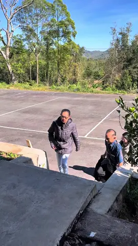 Kuliah Umum (Orasi Ilmiah) STIPER FB Bersama Bapak/Ibu Dosen ITB. Kali ini topik yang diangkat adalah *Pemanfaatan Limbah Pertanian di Kabupaten Ngada Untuk Formulasi Pakan Ternak*. Kegiatan ini diikuti oleh Civitas STIPER FB khususnya mahasiswa baru Peternakan dan NTPT. Kegiatan ini tidak hanya memberi bekal namun juga menyadari mahasiswa/i STIPER bahwa bukan hanya potensi lokal, limbah pertanian pun dapat dimanfaatkan sebagai peluang pengembangan produk.  Bagi adik2 yang mau menekuni bidang pertanian & pertanian bisa lansung bergabung di STIPER FB. #stiper #stiperfb#stiperfb #kampus #ngada #bajawa #ntt #mahasiswabaru #itb 