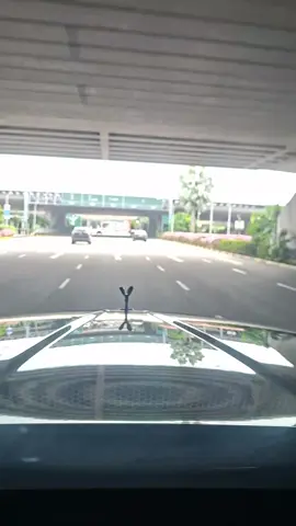 #tetapsemangat💪💪 #fypシ゚viral my video Rolls Royce#from Singapore# changi airport road#