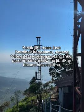 Kita lewati masa sulit ini bersama, kelak jika dunia ini berpihak kepada kita, jangan lepaskan genggamanmu mas 🫶🏻#suamiistri #rumahtangga #perjuangan #fyp #xybca 