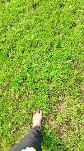 Grounding pada dasarnya adalah membersihkan dan melepaskan energi berlebih sekaligus memperbarui energi 🍃❤‍🔥☀ #grounding #hidupsehat #hidupbebasdrama #groundingtechique #groundingyourself 