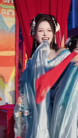 东京日本妞陪游玩能开炮，大阪、名古屋只能约开炮。🌸                                     白天逛上野公园、浅草寺，中午原宿吃东京最好吃的炸牛排或者游客人气最高的一兰拉面。然后逛里原宿潮牌店、明治神宫、表参道。走路去涉谷，或者银座喝lv咖啡，或者去秋叶原找女仆。晚上新宿歌舞伎町探索或者学日语