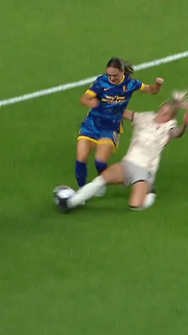 Definition of a slide tackle, demonstrated by Macey Hodge 😌 #NWSL 