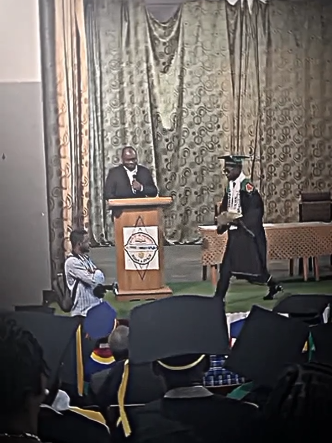 Most honest graduation 😂 #fyp #foryoupage #viral #funny #memes #alightmotion #edit #_alphakapogi #funnyvideos #memesdaily #trending #xyzbca #fypシ 
