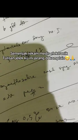 Tulisan dokter kenapa jelek? Karena dah males nulis, pengen cepet..padahal aslinyaa ga gituu😛 semenjak rekam medis elektronik, lebih lama ngisi nya daripada nulis? Ada yang sama?😛#fyp #dokter #tulisandokter#fypシ #cybca 