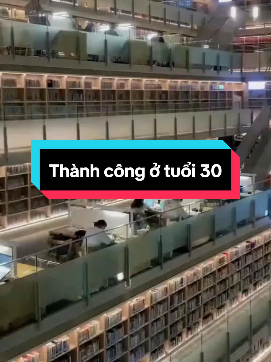 Nhiều người thành công ở tuổi 30, không phải vì họ giỏi hơn bạn. Mà vì họ đã âm thầm nỗ lực, cố gắng tích lũy từ năm 20 tuổi. Bằng những lần học hỏi, thất bại rồi bước tiếp. #gaplaichinhminh #postcard #dongluc #phattrienbanthan 