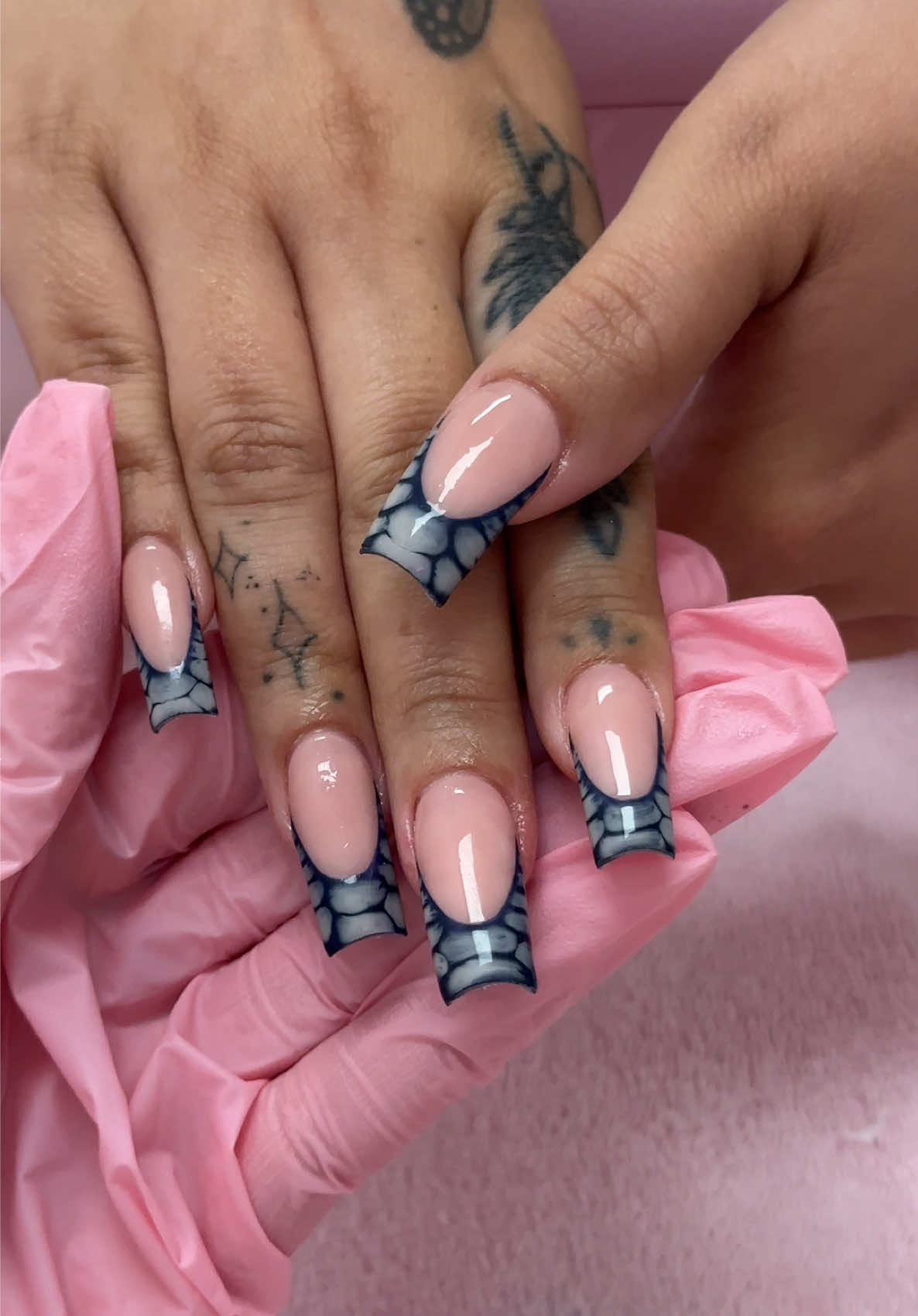 trying to get a good pose be like…. @samantha 💘 her nails look soooo good tho!!!! i’ve been so proud of my work lately guess how long this took….. what to book: ✨🎀 navy blue frenchies with greige crocodile print square, length 3 @nailssbycoral #13 #13e over #5 p#5y gel located in Milton, Ontario 📍 always accepting new clients. booking link is in my bio 💅🏼 #miltonnails #miltonnailtech #polygelnails 