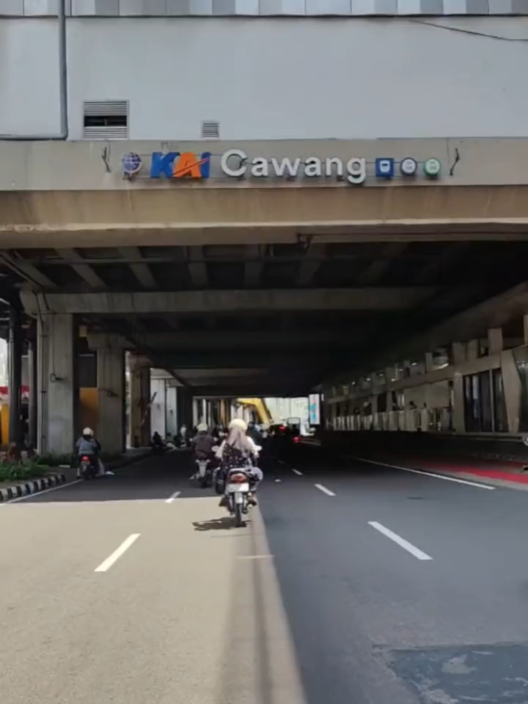 Otw melintas langsung LRT Cawang arah dewi Sartika 🙏😌 weekend pada kmna nih menjelang HUT RI kalean ? gua di rumah aja wkwk  Fhd 60fps ?#1080p60fps #trnding #60fps🤡 #fyppppppppppppppppppppppp #xybca #fhd60p #realme13proplus #jakarta