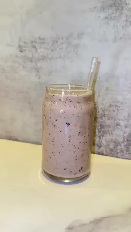 Strawberry Smoothie | Sugar-free Healthy Smoothie Recipe With Milk #fyp #smoothie #heal#Recipe #foru 