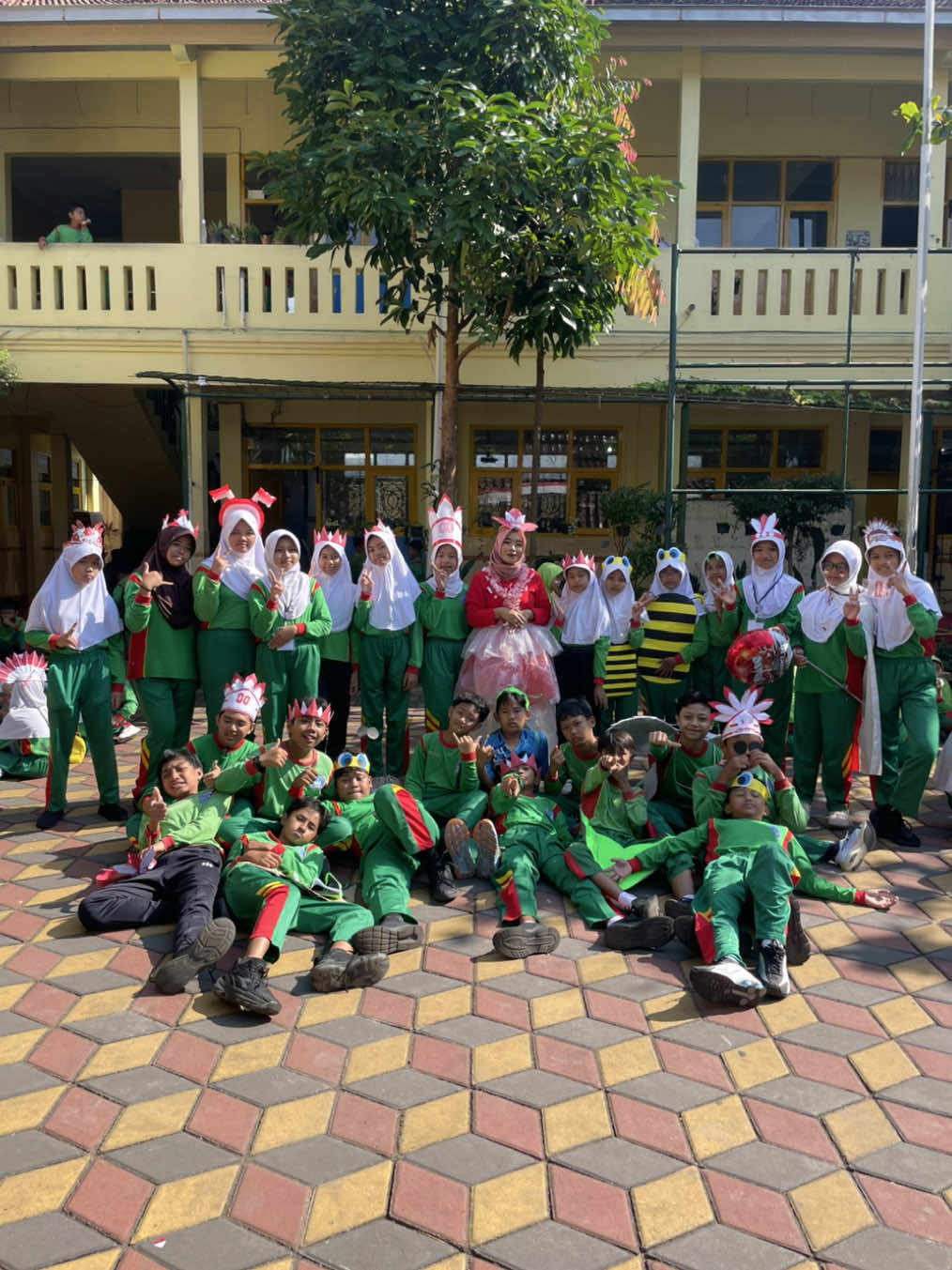 Karnaval SDN 2 Temanggung II #belajarbarengBuArum #sdenada #sdenadaberkarakterberjiwapancasila #gurusd #hutri80 