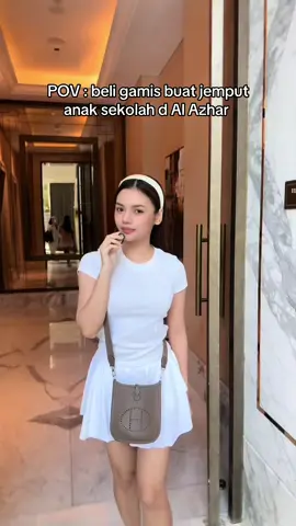 Ngumpulin outfit buat jemput anak al azhar sekolah