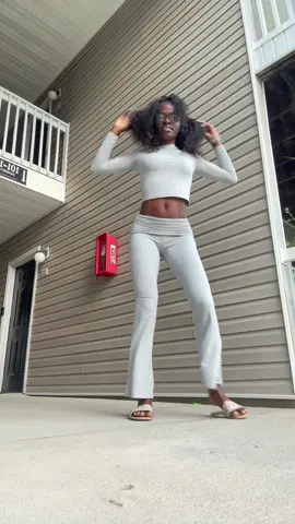 Lmaooo I’m def video flooding 💋 #shakedat