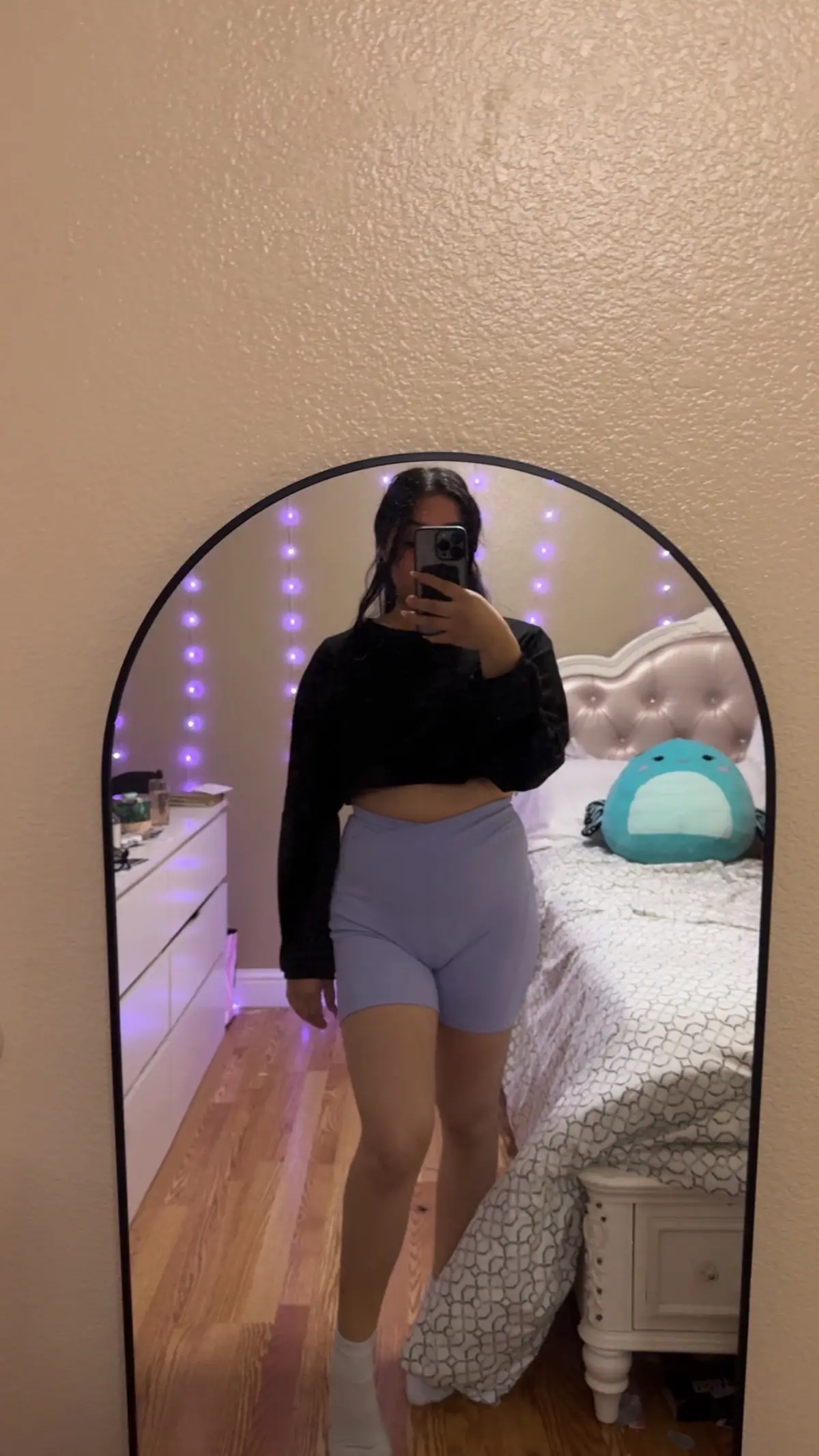 This song is basically my anthem right now—moving past people, places, and things like I’m dodging traffic on the freeway. 🚦😂 Energy shift? Oh, it’s definitely happening. Catch me matching my workout sets and my mindset, because the glow-up doesn’t come with a return policy. 💪🏽✨#OOTD #movingon  #lettinggo 