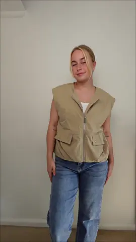 Everyday jacket essentials 🧸 #everydayjacket #basicwardrobe #girlytok #outfitinspo #viraljacket 