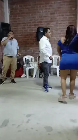 🥳