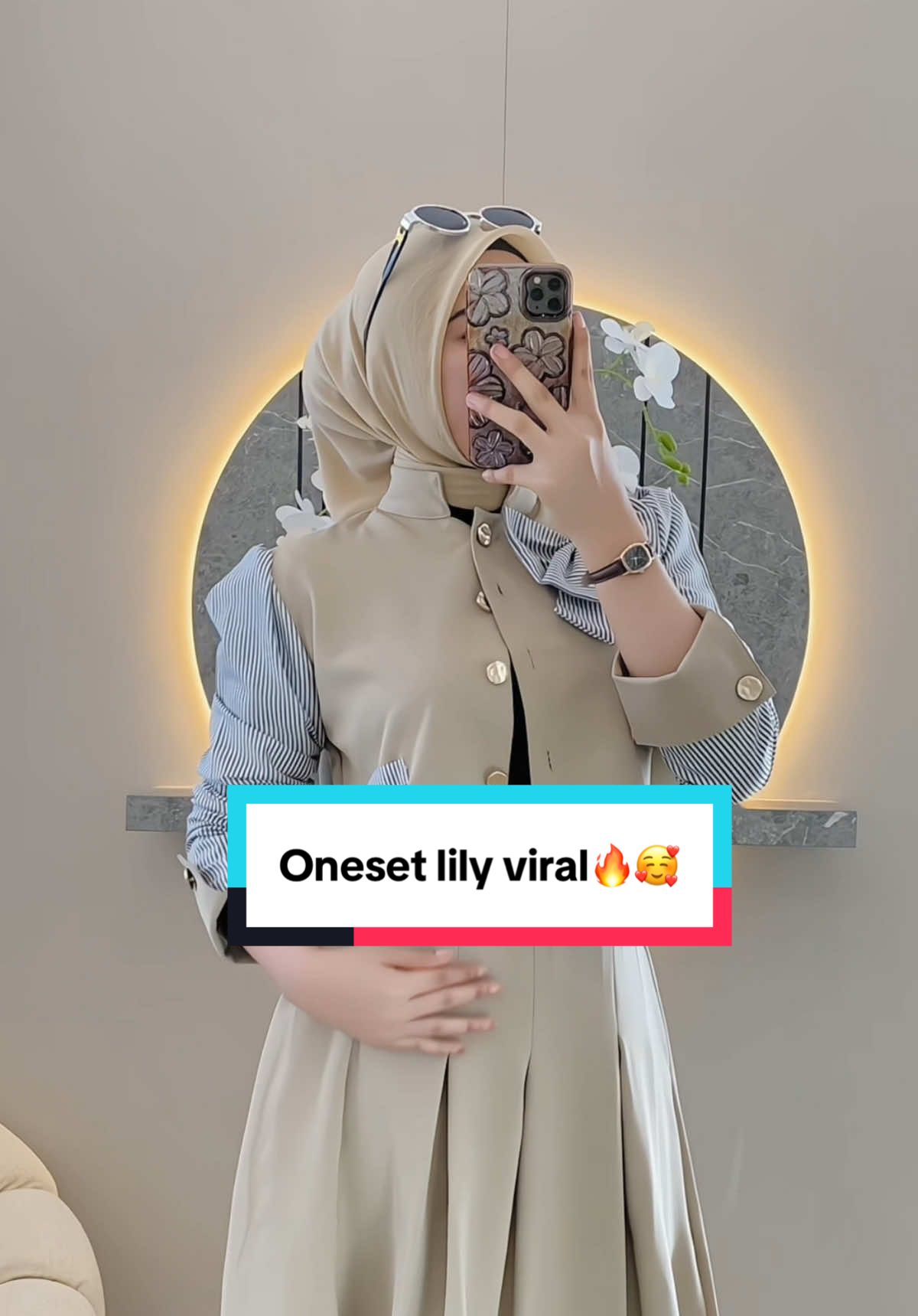Ootd oneset lily gemes booming🤭🤙🏻🥰#promomakanmerdeka #virall #fyp #ayucitrahijab #semogafyp #setelanlilyayucitra #ootdinspo #tiktokviral #paydaysale #ootdhijabstyle #ootdfashion 