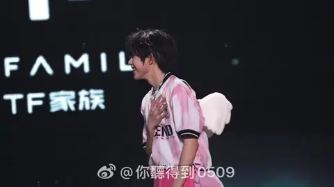 Full vd em Hằng cos các con vậy nhé 🫳🏻 nghe giọng trầm đó 😆#trầndịchhằng #chenyiheng #陈奕恒 #concert #xhtiktok 