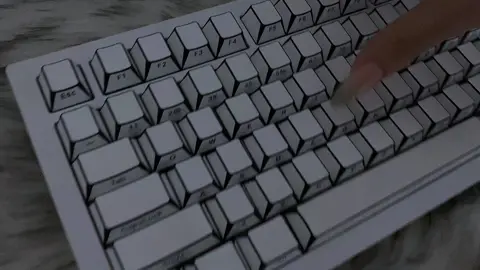 Cool in White, Sharp in trend!🏴‍☠️☠️😎🤍 #mechanicalkeyboard #keyboard #fypシ゚viral #fypシ #zornher #zh870 #tiktokshopbacktoschool #asmr #fortoupage #fyp #cool #customkeyboard #Froyou #trend 