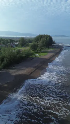 Pantai Pasir nan Tigo, Muaro Panjalinan Ujuang Batu… #tripsumbar #pantaipadang #wisatapadang #paketwisatasumbar 