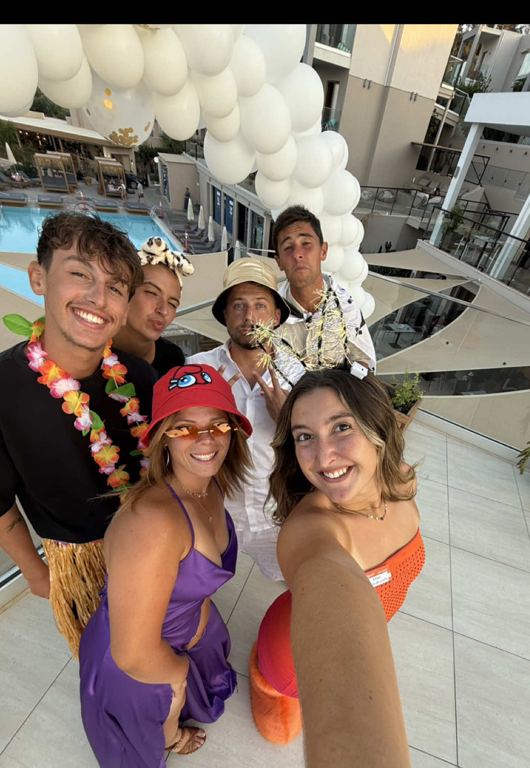 Soirée chic avec détails choc #soiree #crete #animation #15aout #hotel @ambre.delaunay @Lucas Flageolet @Axel.lbs 